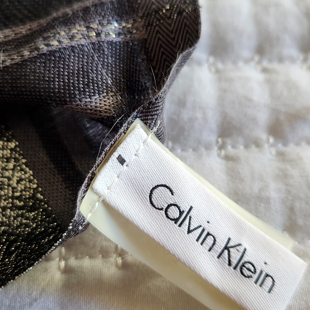 Chic Chevron Patterned Throw Blanket - image 2